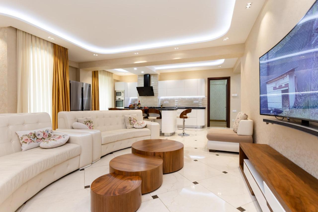 Central Cozy 3Bd-2Bath Apartment Tbilisi Esterno foto