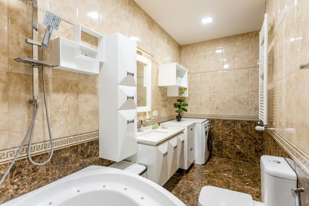 Central Cozy 3Bd-2Bath Apartment Tbilisi Esterno foto