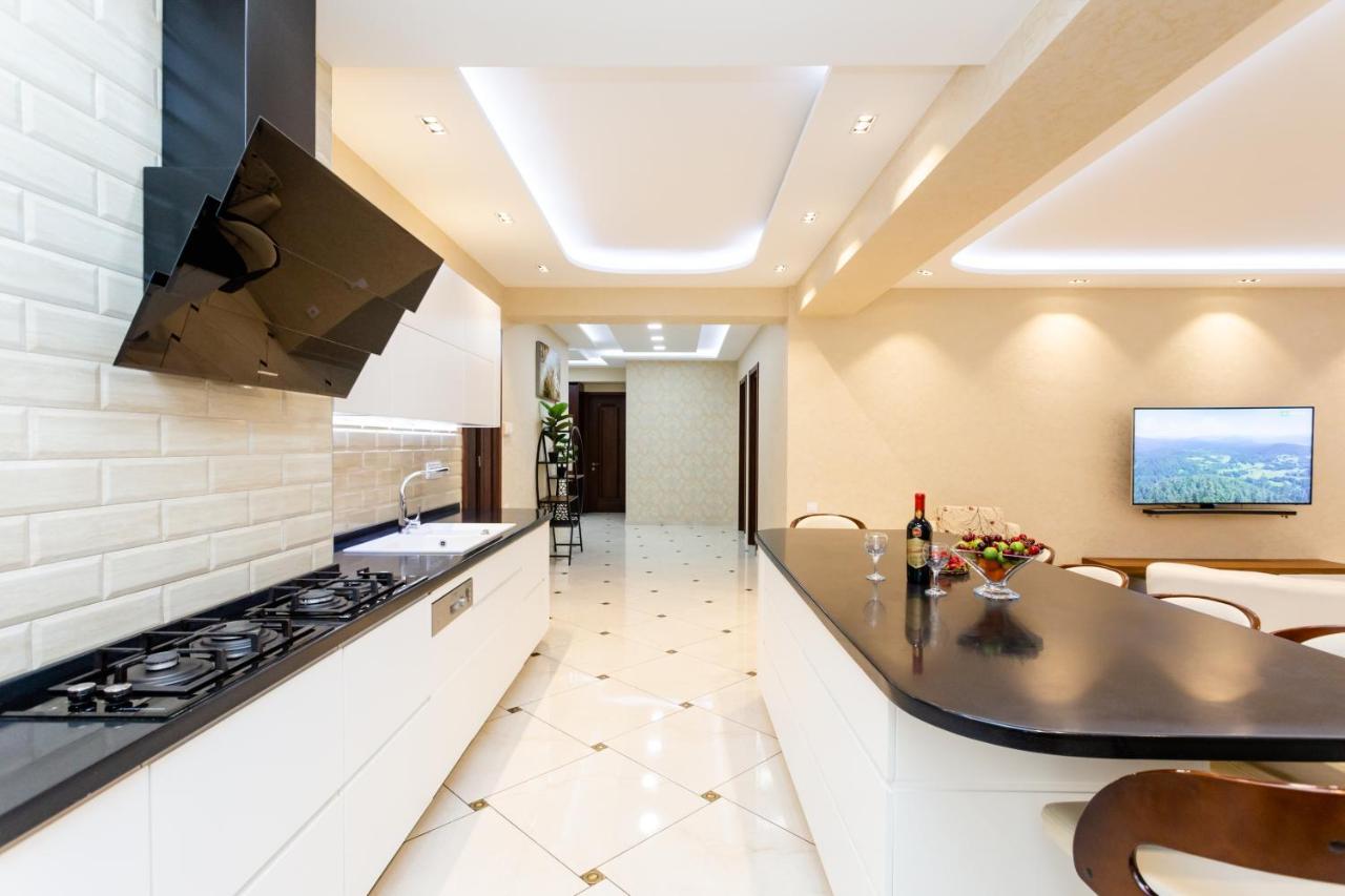Central Cozy 3Bd-2Bath Apartment Tbilisi Esterno foto